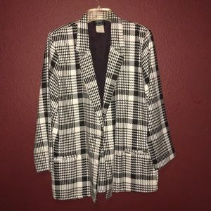 BOGO Free!! Plaid blazer